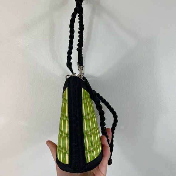 Green and Black Woven Sustainable Women's Bag Cambodia Hand Made - Picture 4 of 7